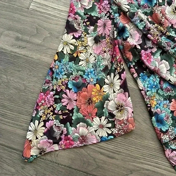 Flint & Moss | Colourful floral long bell sleeve blouse - Picture 3 of 13